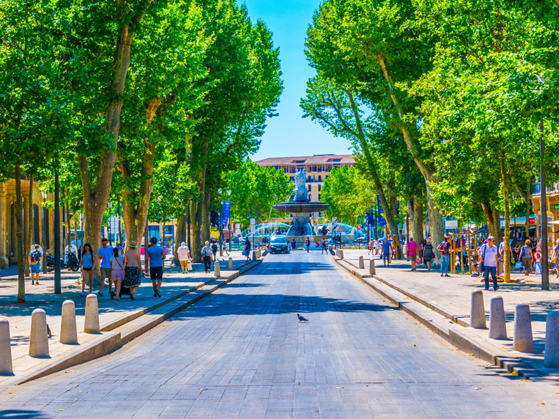 Centre-ville d’Aix-en-Provence – départ d’excursion avec chauffeur privé